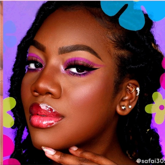 ColourPop Limited Edition Lizzie McGuire Eyeshadow Palette - Picture 5 of 5